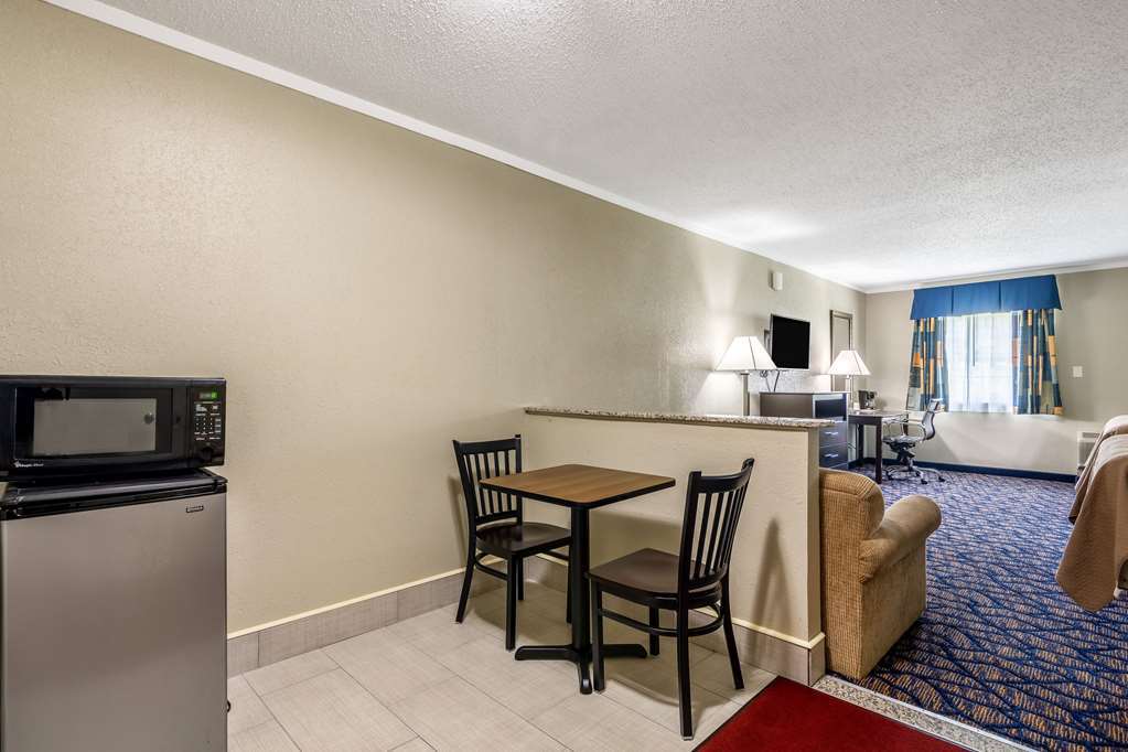 Rodeway Inn And Suites Ithaca Chambre photo